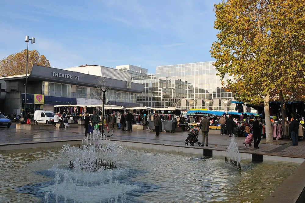 Place du 11-Novembre à Malakoff