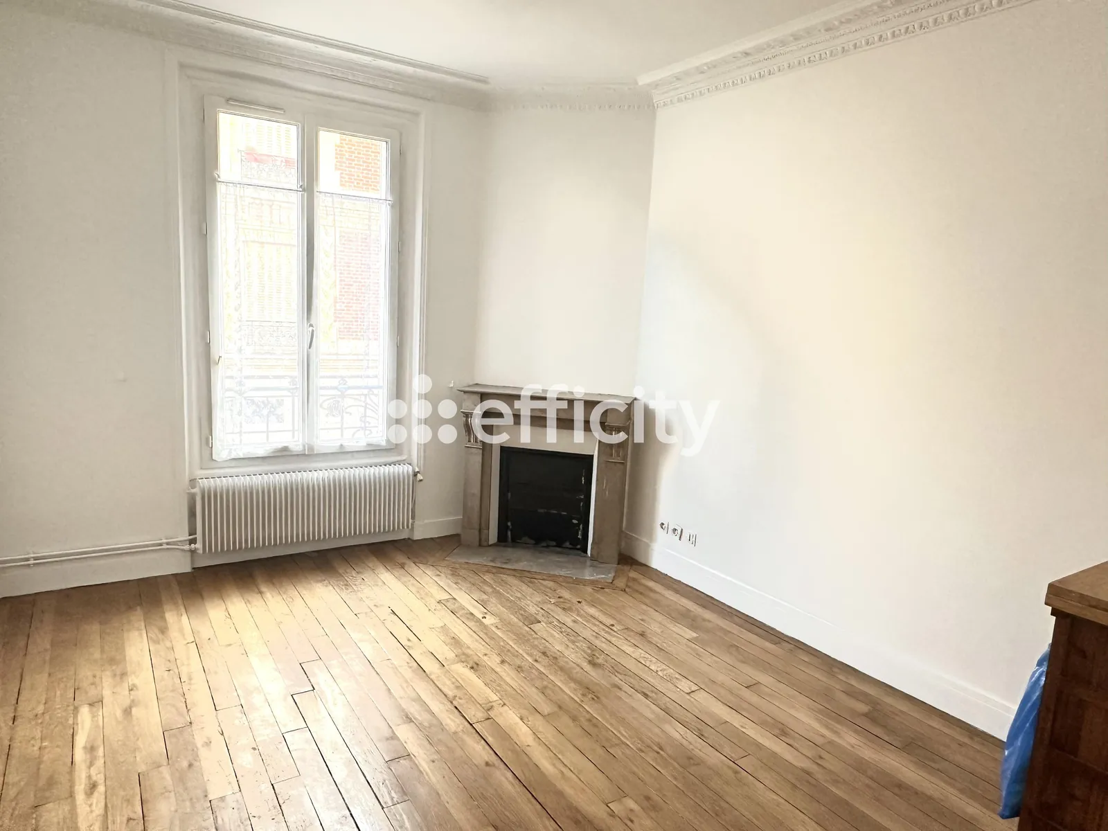 Séjour de l’appartement 3 pièces à Asnières-sur-Seine